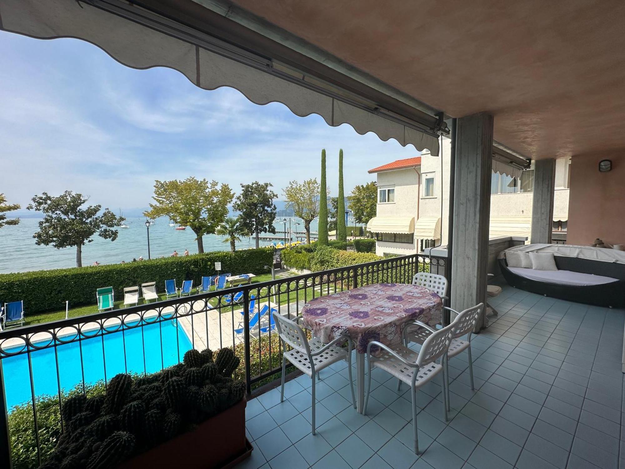 Apartments Rainer - Front Lake Bardolino Eksteriør billede