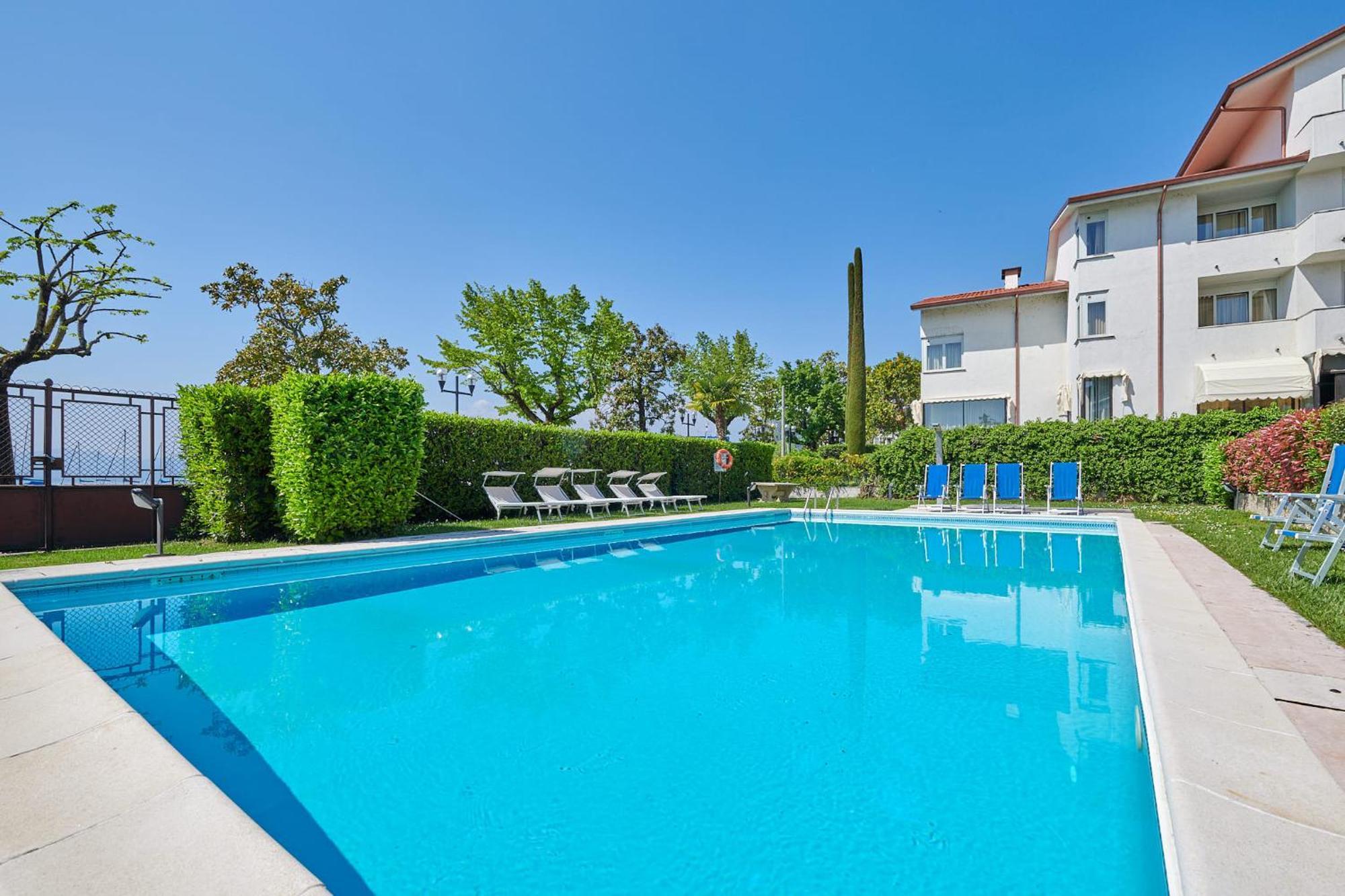 Apartments Rainer - Front Lake Bardolino Eksteriør billede